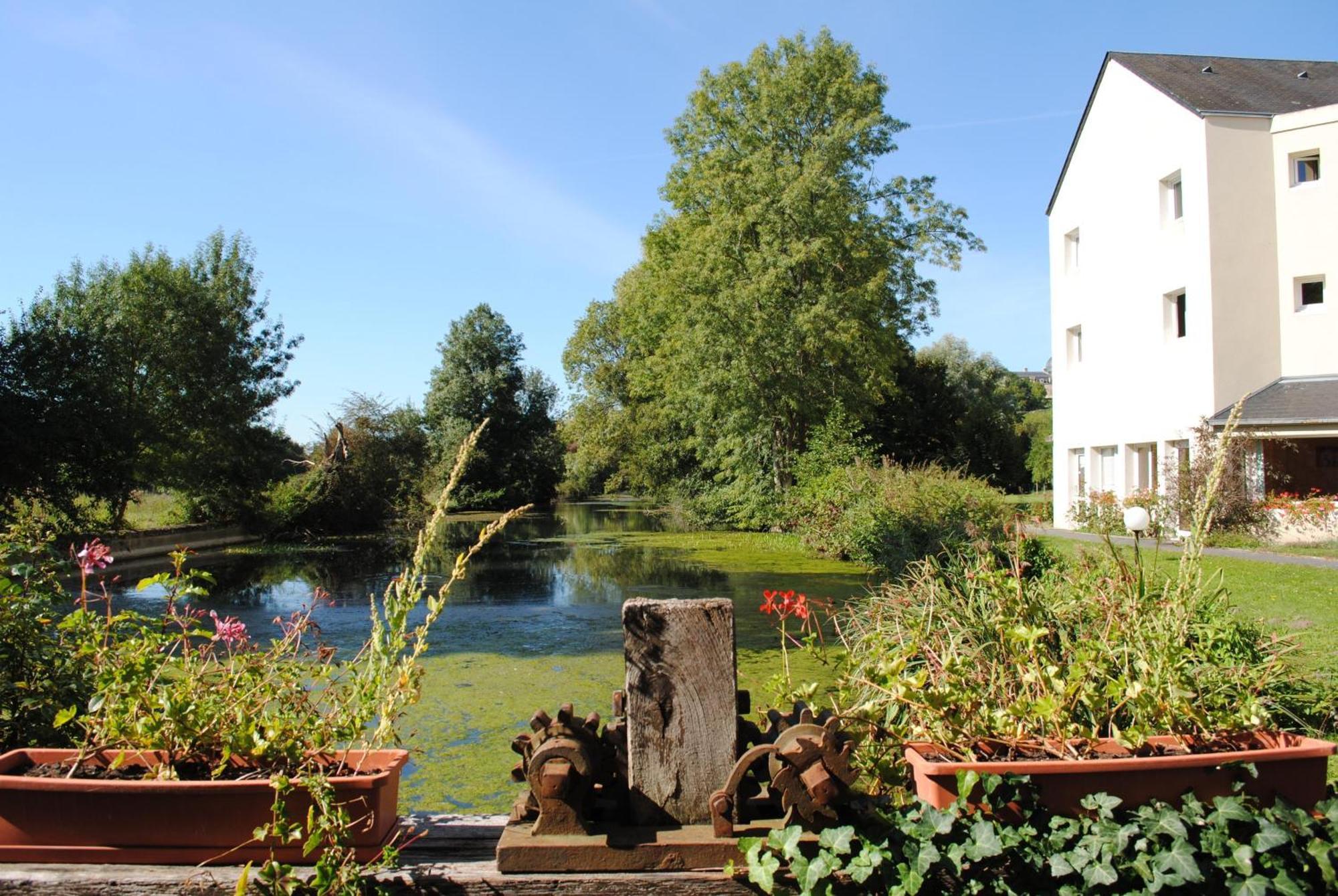 Logis Hotel Le Relais Du Moulin Valençay エクステリア 写真